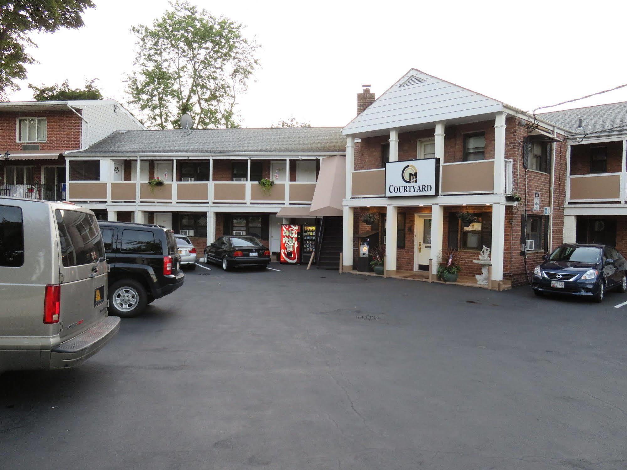 Central Motel Courtyard White Plains Exteriör bild