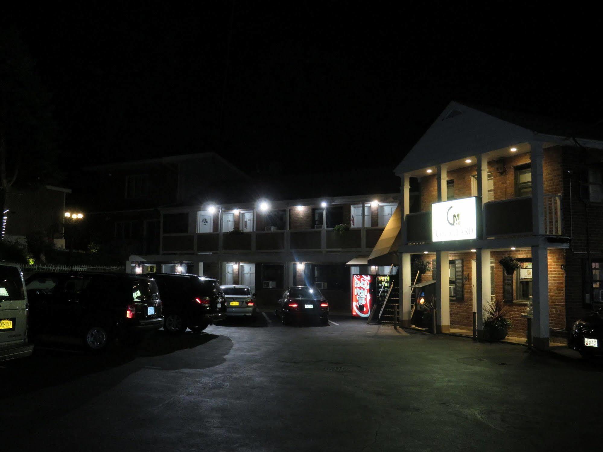 Central Motel Courtyard White Plains Exteriör bild