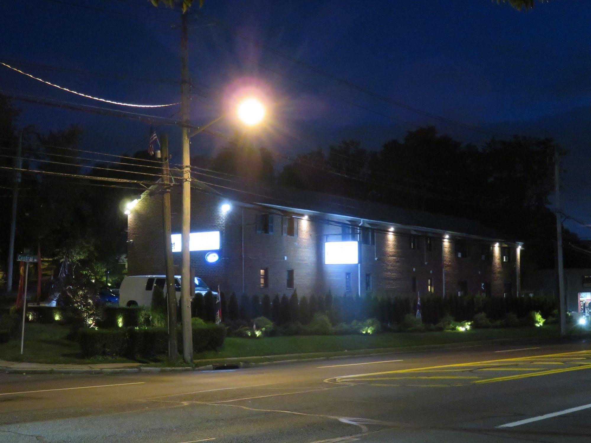 Central Motel Courtyard White Plains Exteriör bild