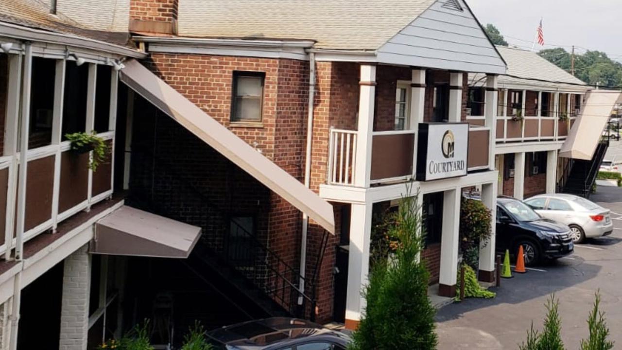 Central Motel Courtyard White Plains Exteriör bild